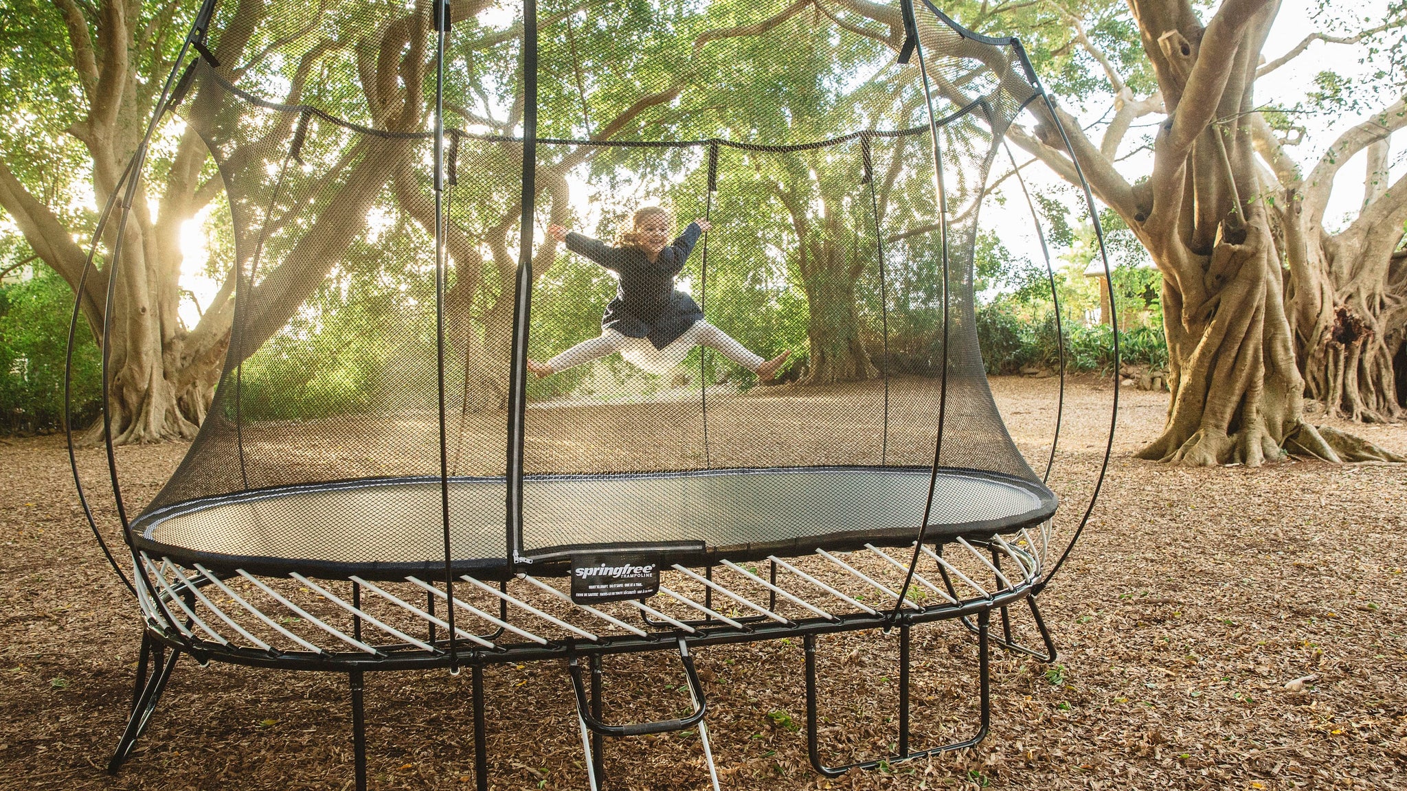 Large Ovale O92 -Ultimate Package Springfree Trampoline